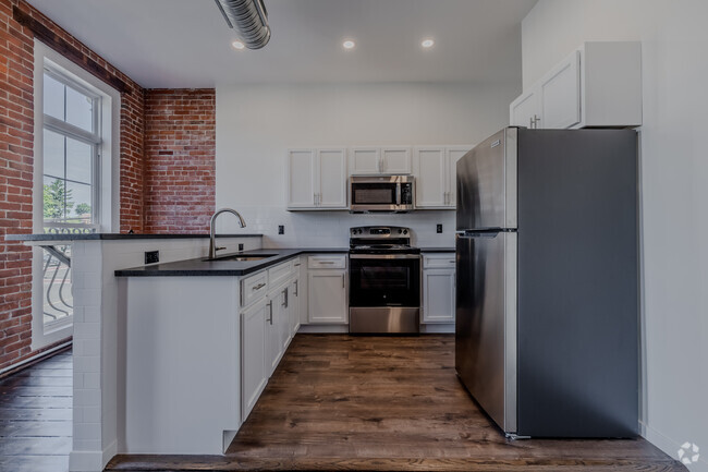 Apt E - Kitchen - 424 Main Street Luxury Apartments