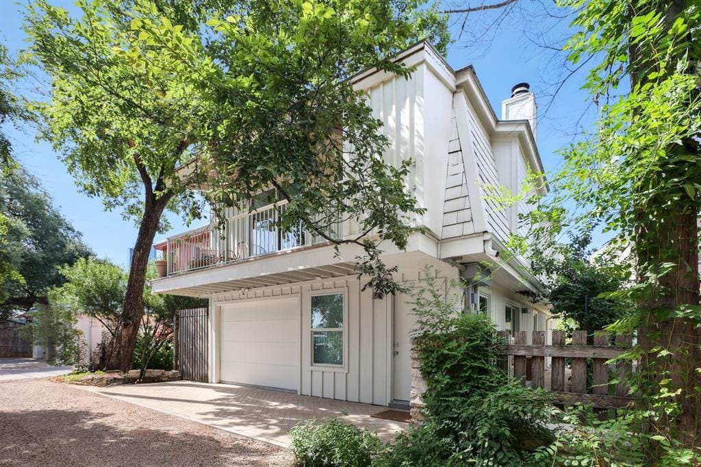 Foto principal - 1112 W 10th St
