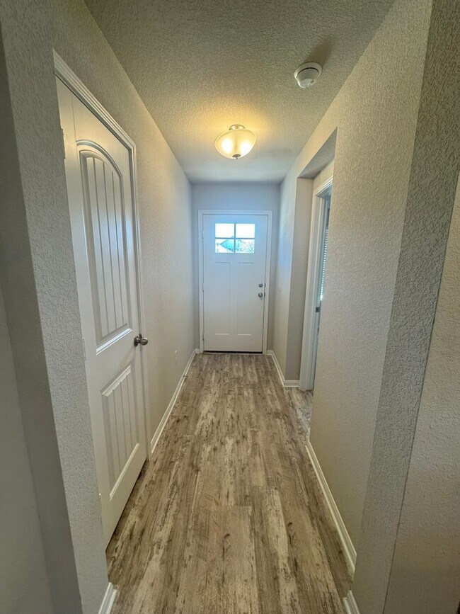 Building Photo - Beautiful 4 bedroom in desirable Larkspur ...