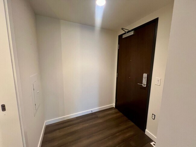 Building Photo - Koda Condominiums - International District