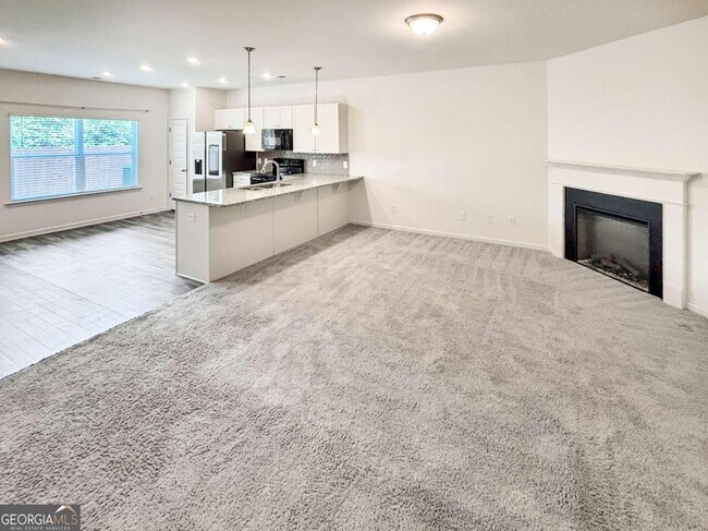 Foto del edificio - 5784 Silver Lk Dr