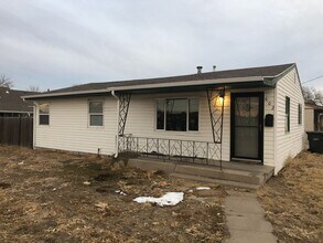 Building Photo - 602 N 5th Ave