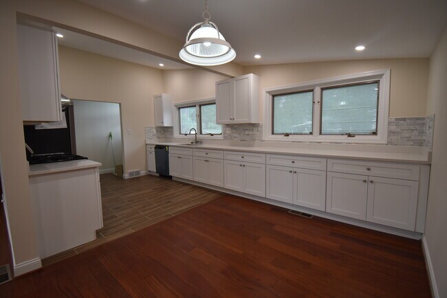 Foto del edificio - 512 Dartmouth Dr