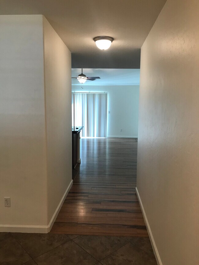 Foto del edificio - 4335 E Murray Ave