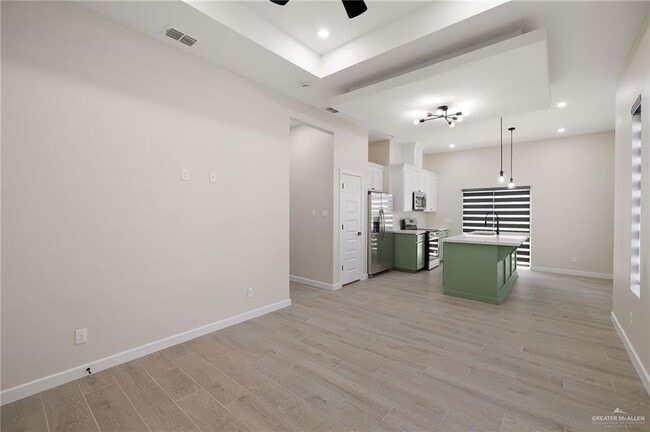 Building Photo - 17 Notre Dame Ave