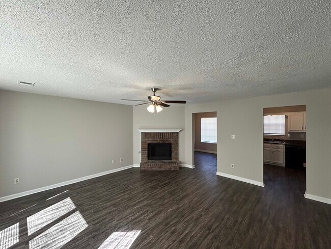 Foto del edificio - 7610 Bridelwreath Dr