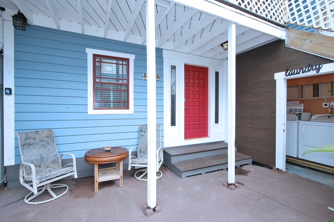 Building Photo - 809 4th Ave N