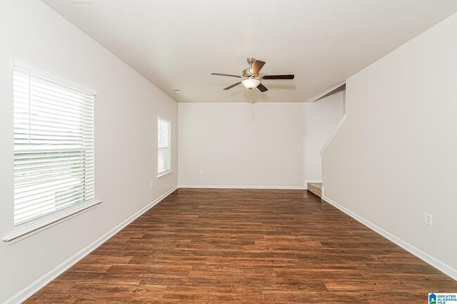 Foto del edificio - 1064 Pilgrim Ln