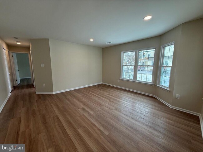 Foto del edificio - 31013 Bennett Pl