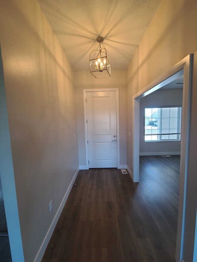 Foto del edificio - 2156 W War Admiral Ln
