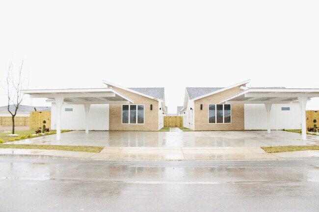 Foto del edificio - 2108 E Viviana St