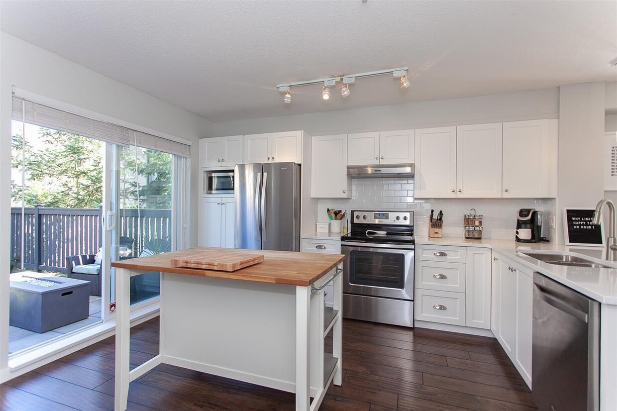 Photo principale - 20875-20880 80 Ave