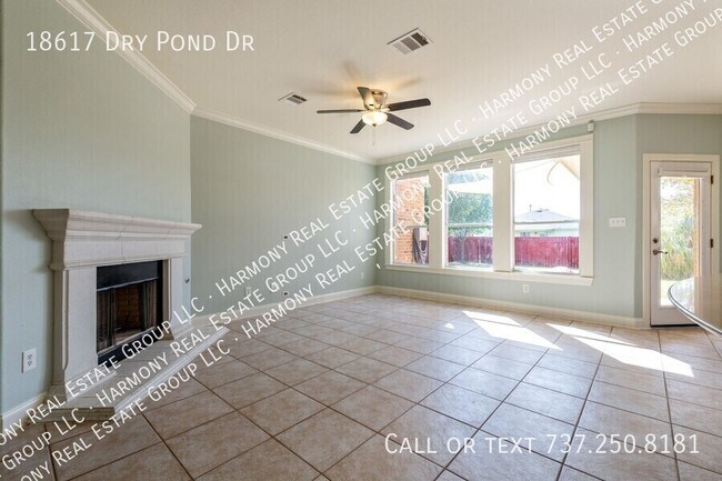 Foto del edificio - 18617 Dry Pond Dr