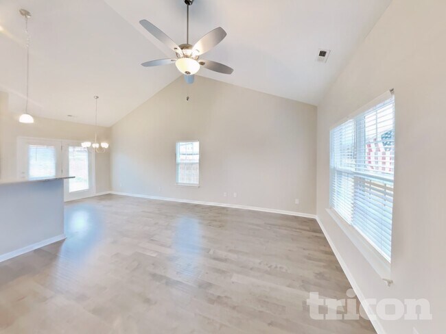 Foto del edificio - 319 Wyburn Pl