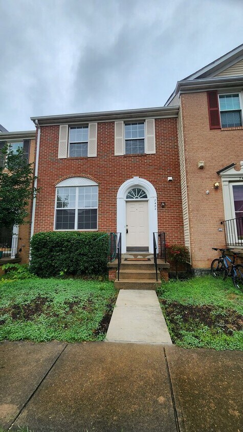 Foto principal - Kingstowne Townhome with Deck and Fenced Yard