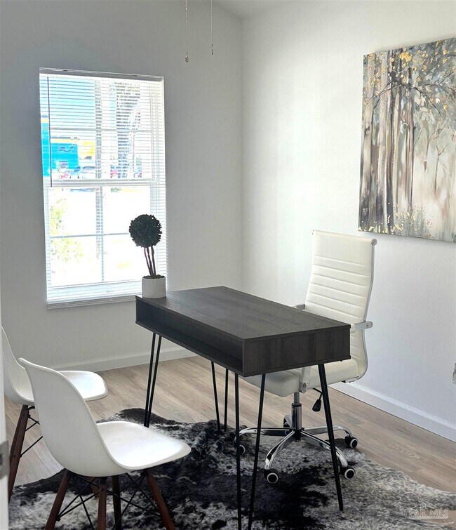 Foto del edificio - 2115 W Jackson St