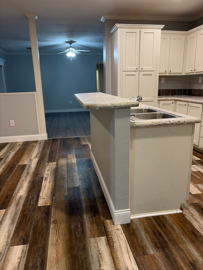 Foto del edificio - 511 S California St