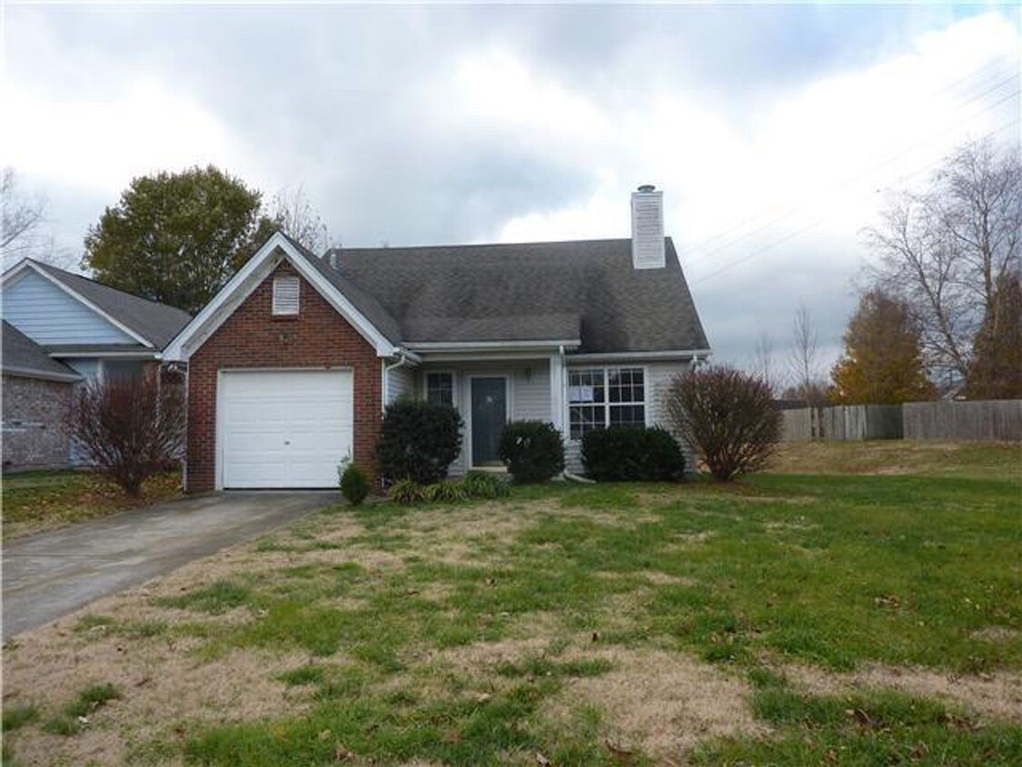 Primary Photo - A newly updated 3 bed/ 2 bath home near Na...