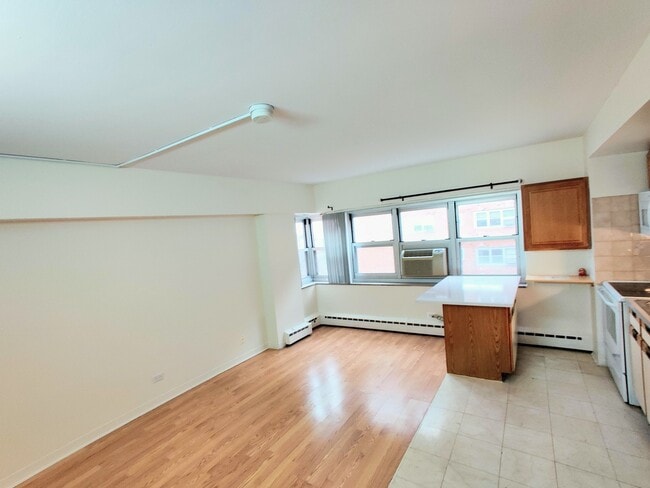 Foto del edificio - 4980 N Marine Dr