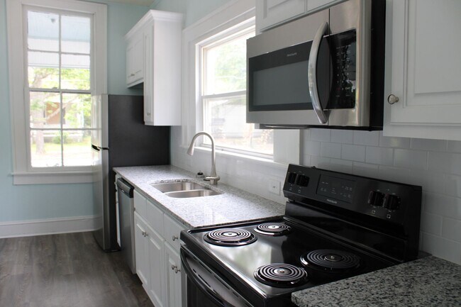 Foto del edificio - 404 Vance St NE