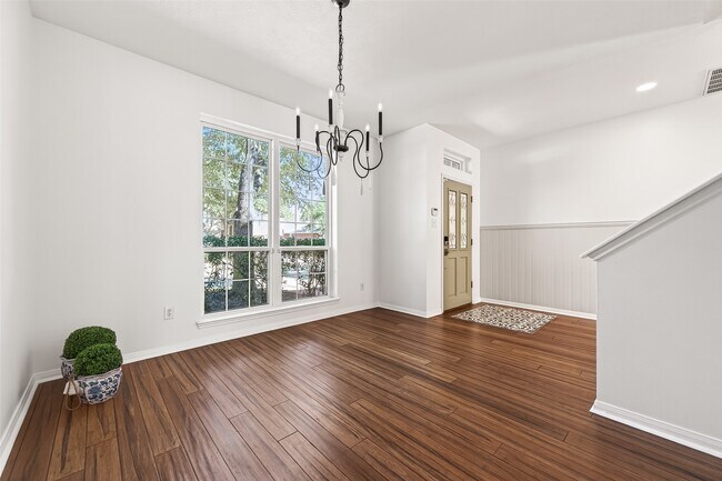 Foto del edificio - 16535 Oat Mill Dr