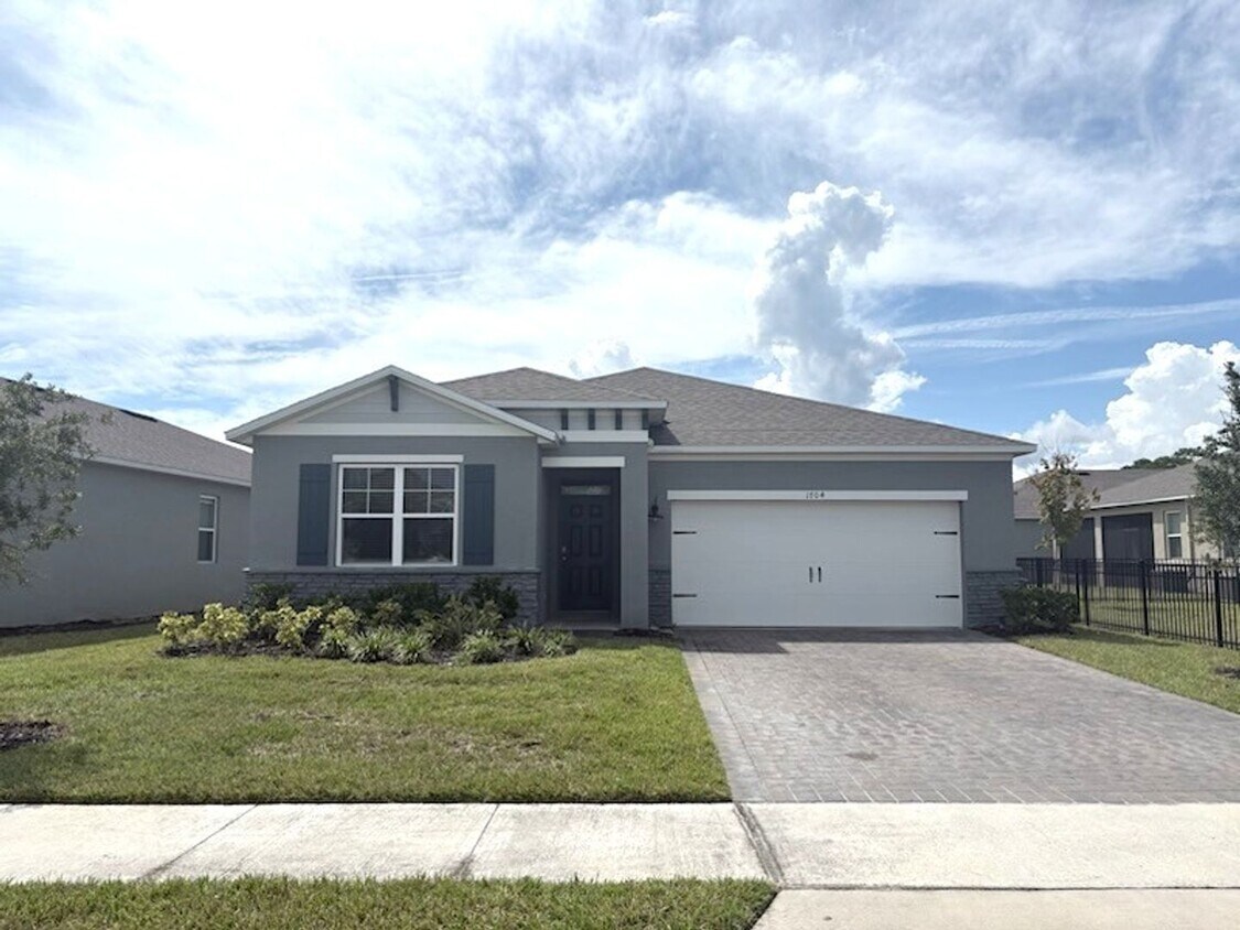 Foto principal - Gorgeous 2 Bedroom Home with Office!