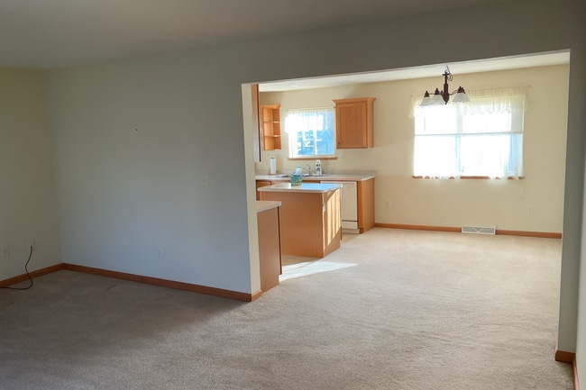 Building Photo - 508 3rd St