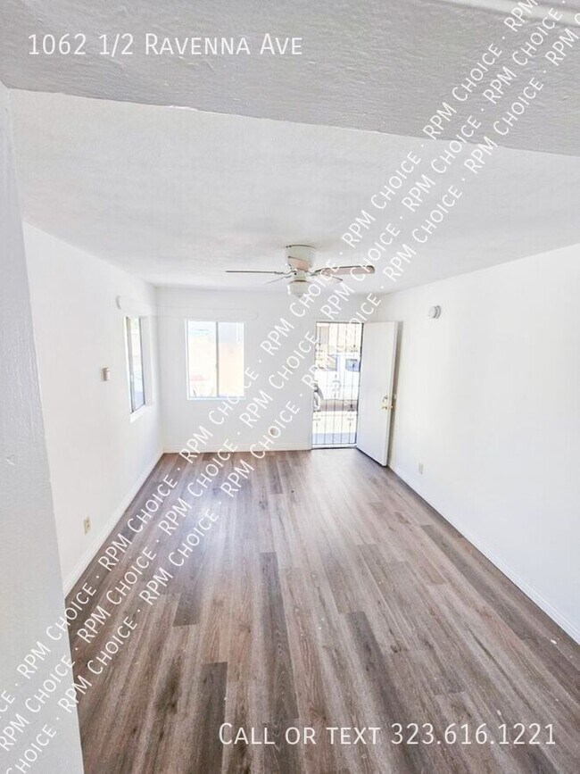 Foto del edificio - 1062 1/2 Ravenna Ave-