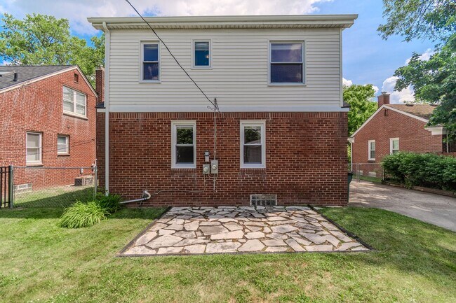 Building Photo - Stunning 4-Bedroom, 2-Bath Home with Modern Upgrades, Finished Basement & 2-Car Garage