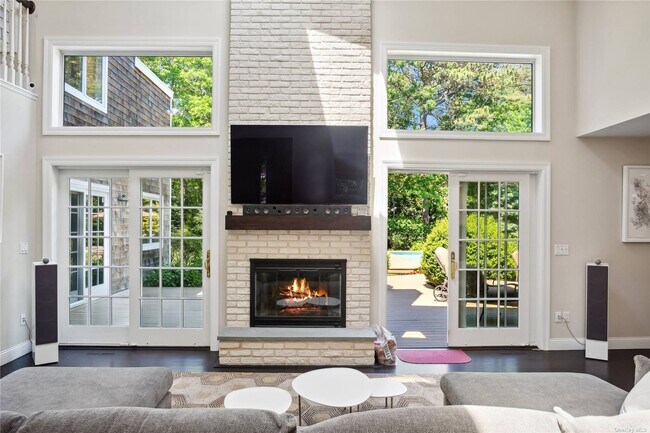 Building Photo - 8 Indian Pipe Dr