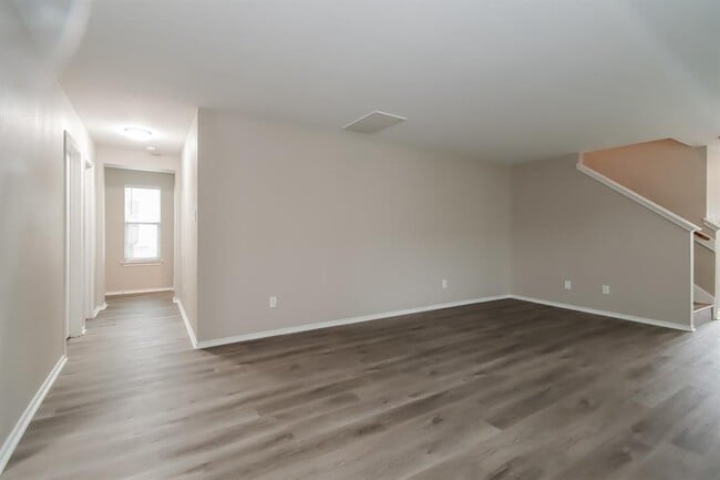 Building Photo - 16411 Chandler Ridge Ln