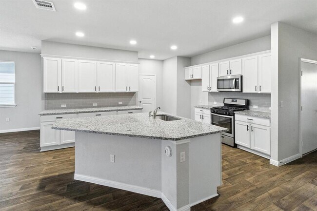 Building Photo - 211 Rainmaker Ln