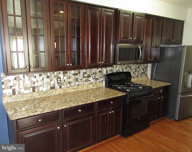 Foto del edificio - 1305 Madison Ln