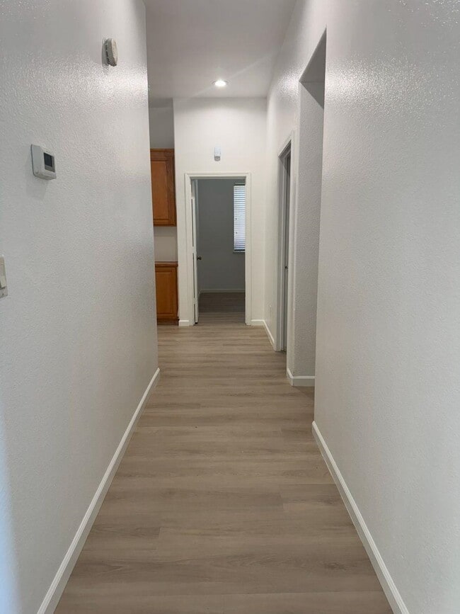 Foto del edificio - 2638 Breaker Way