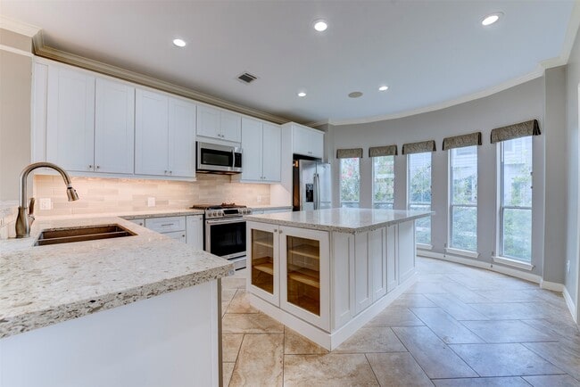 Building Photo - 34 Waugh Dr