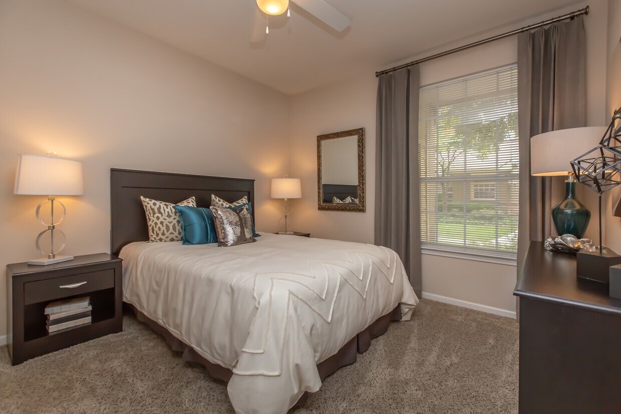 Crowne Chase Apartments Overland Park, KS