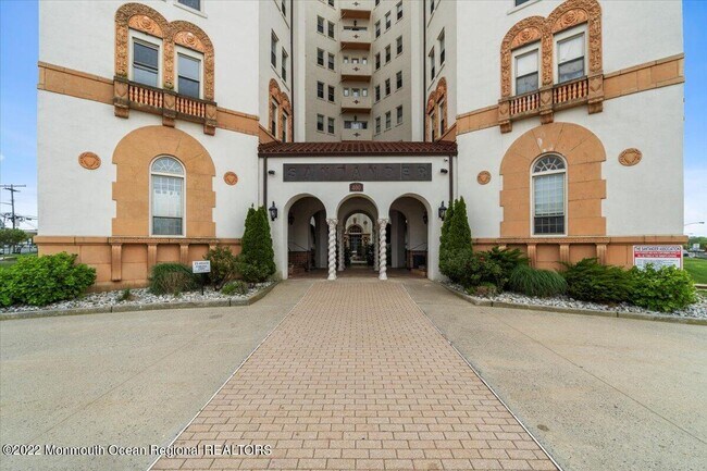 Building Photo - 400 Deal Lake Dr