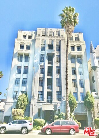 Foto principal - 512 S Hobart Blvd