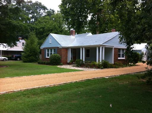 Building Photo - 123 Parkway Dr