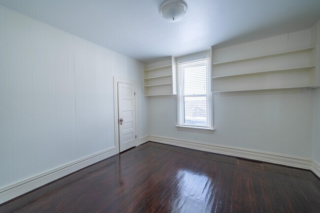 Building Photo - 2299 S 800 E