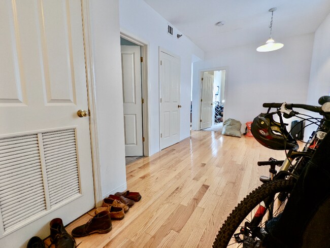 Building Photo - 636-638-638 Beacon St
