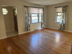 Building Photo - 3600 Urbandale Ave