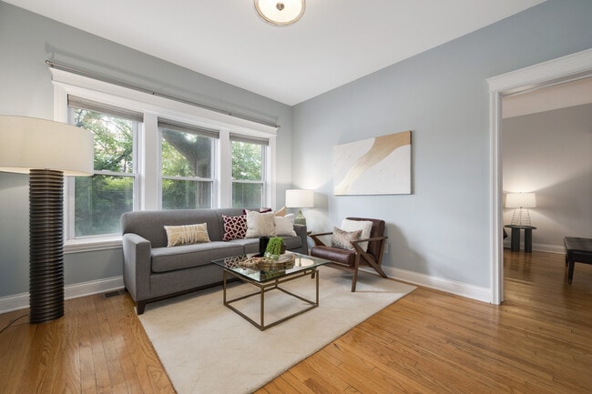 Foto del edificio - 3805 N Ravenswood Ave