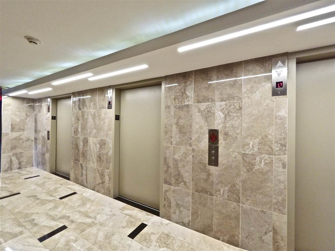 Foto principal - 609 Harmon Cove Tower