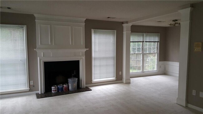 Foto del edificio - 2595 Binghampton Ln