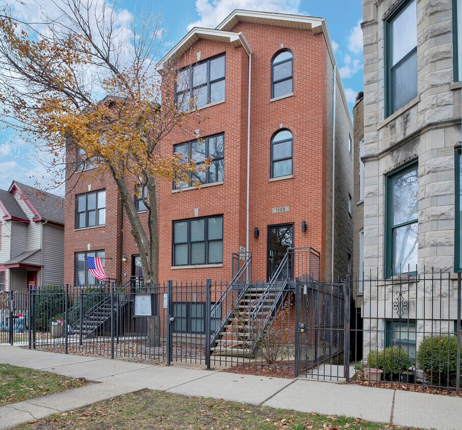 Primary Photo - 1108 N Mozart St