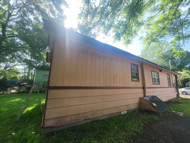 Building Photo - 2180 Hunter Ave