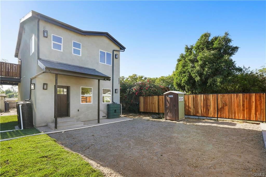 Foto principal - 11531 Dronfield Ave