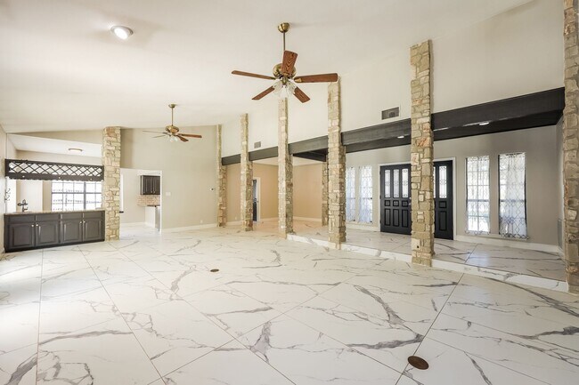 Foto del edificio - Charming Single-Story Home for Rent in San Antonio – Gated Community Living