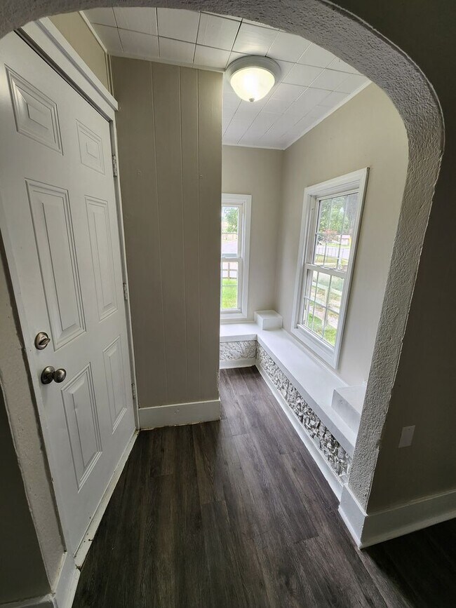 Foto del edificio - Spacious 2-Bedroom, 1-Bathroom Home AVAILABLE NOW!!